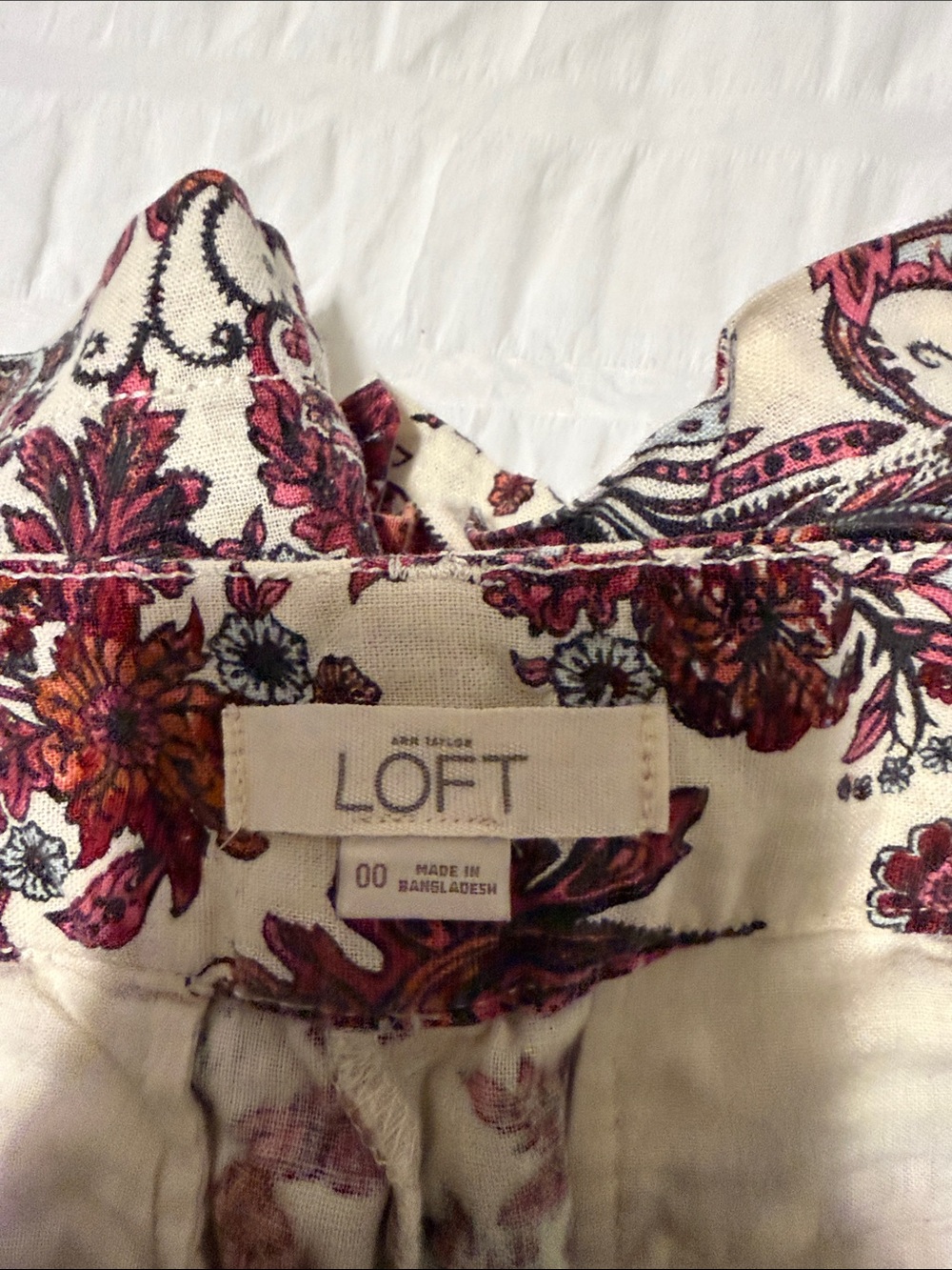 LOFT Cream Paisley Print Shorts with Burgundy Accents - Picture 3 of 3
